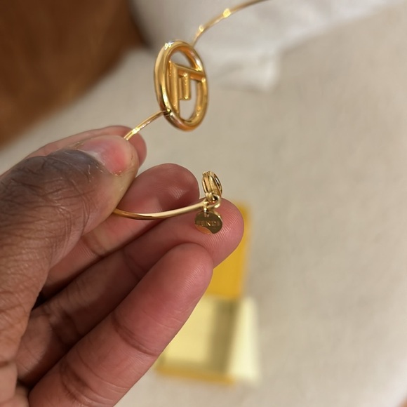 COPY - Authentic Fendi Bracelet ( comes with box ) | Worn once | Good condition - Picture 3 of 8